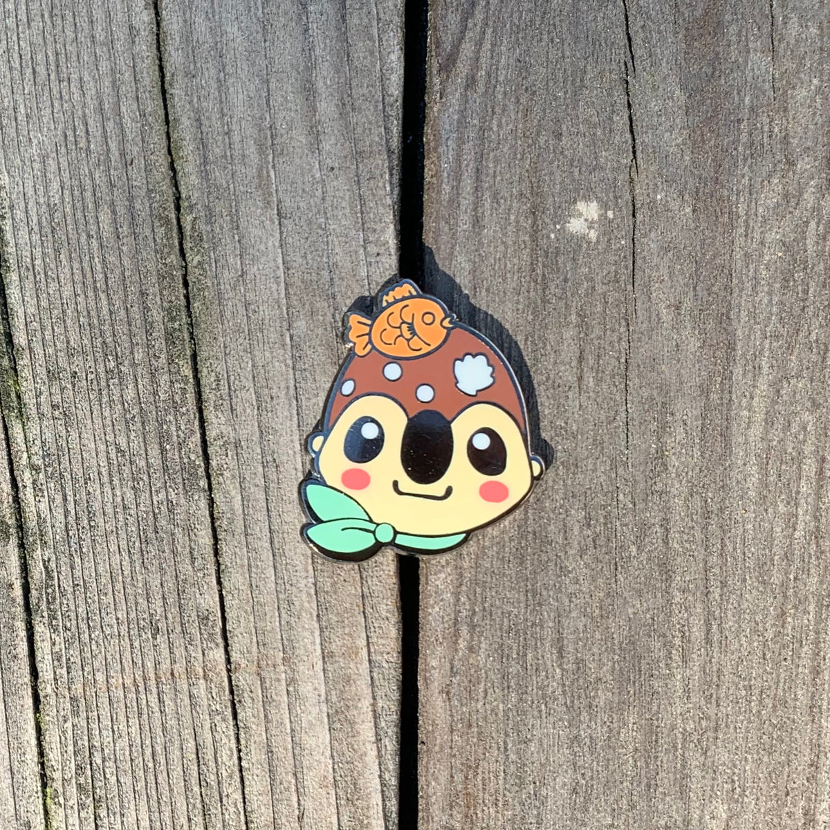 Eclair Face Enamel Pin